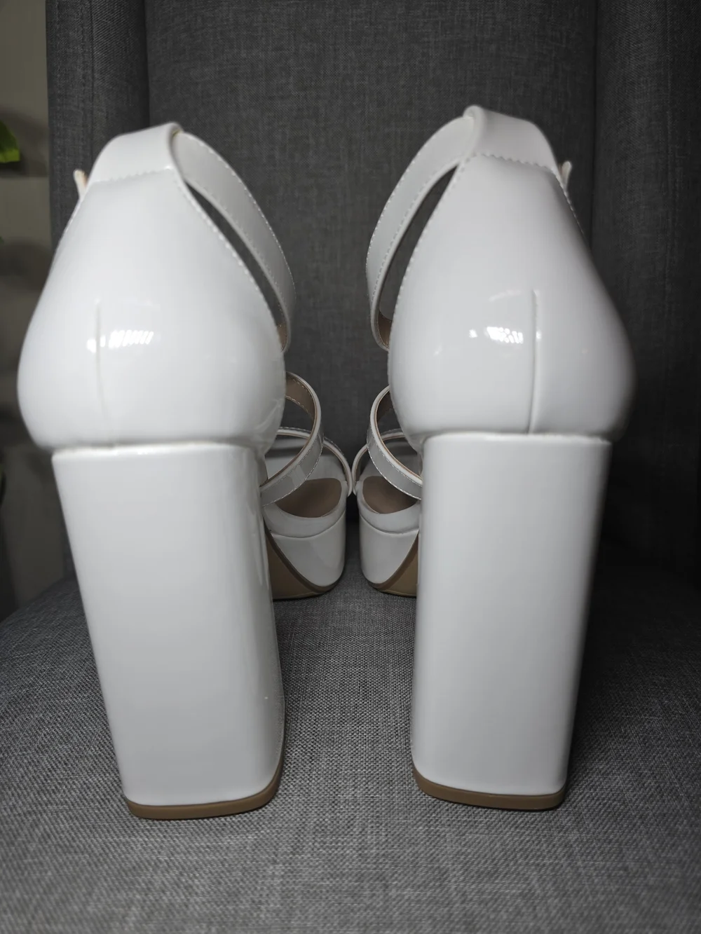 Delicious Shoes “Kebab” White Patent Rhinestone Platform Heels – NIB